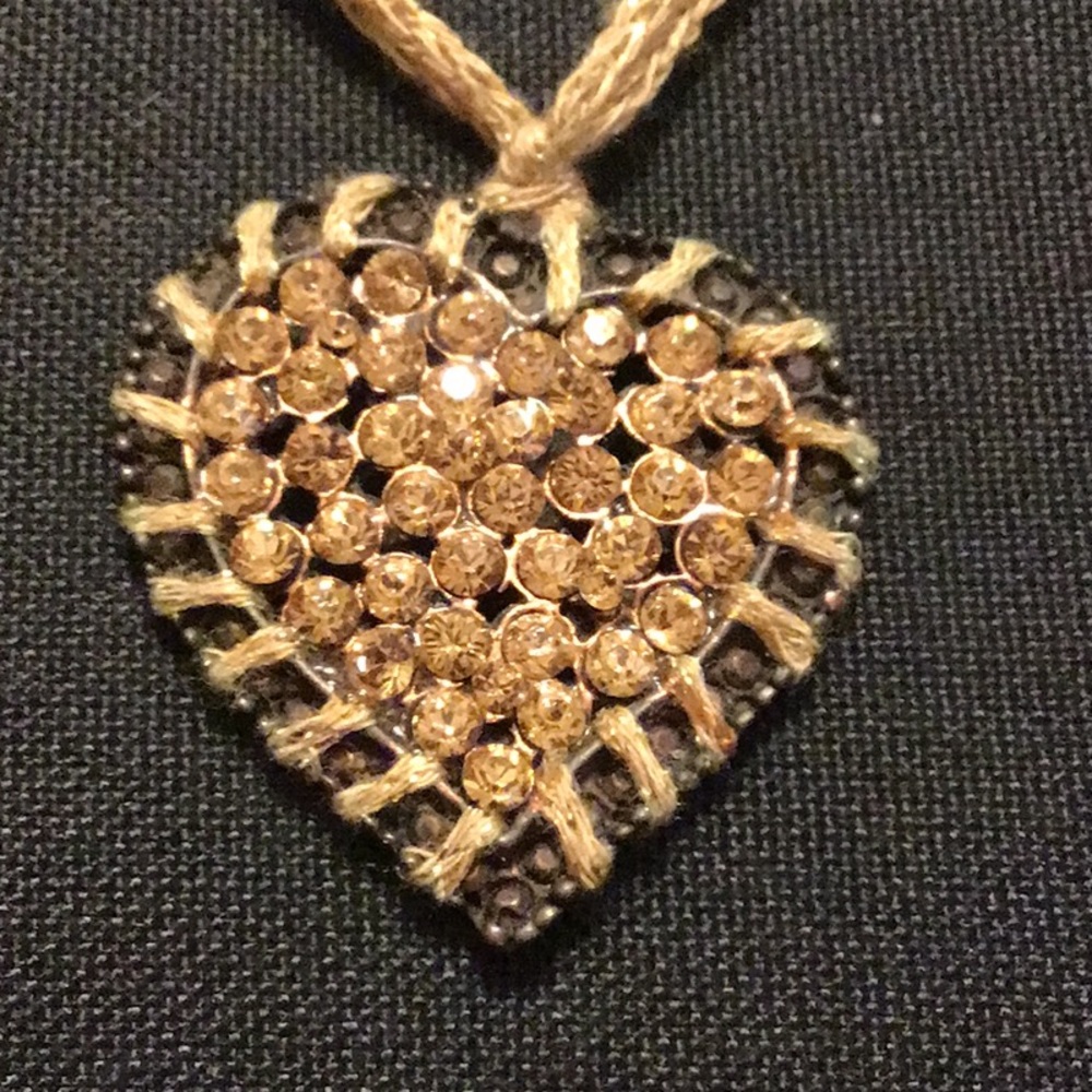 EUC,TOPAZ HEART GEM NECKLACE.15” with 3” extender.